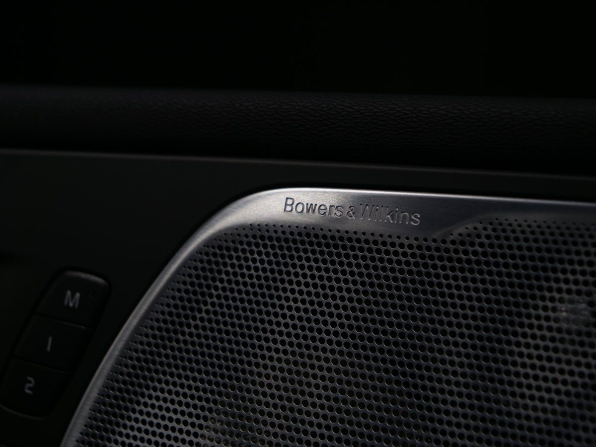 Volvo XC60 B6 ULTIMATE BRIGHT BOWERS WILKINS 2023 Argent Montréal - photo #10
