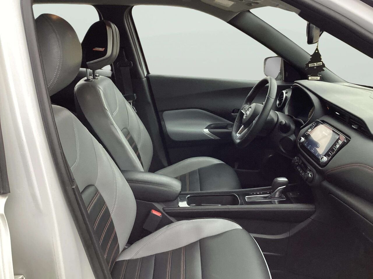 2024 NISSAN KICKS SR SR TA White Gatineau - photo #16