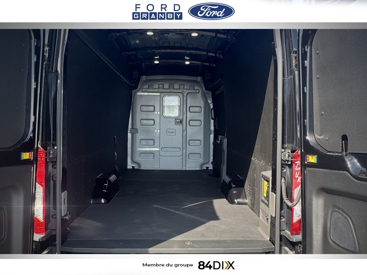 2025 Ford E-TRANSIT FOURGONNETTE UTILITAIRE Black Granby - photo #7