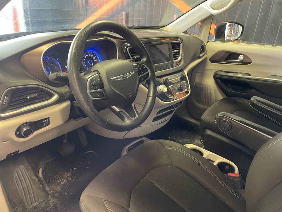 Chrysler Grand Caravan SE *CARPLAY* SAFETYTEC BLUETOOTH ALERTES 8 PLACES 2021 Rouge