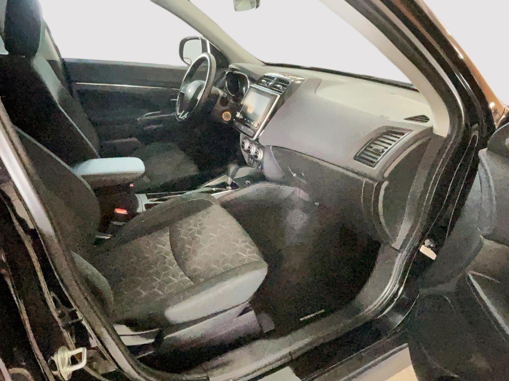 2023 Mitsubishi RVR Black Mont-Laurier - photo #14
