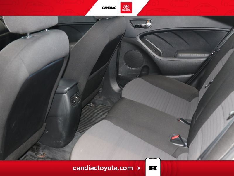 2017 Kia Forte White Blainville - photo #31