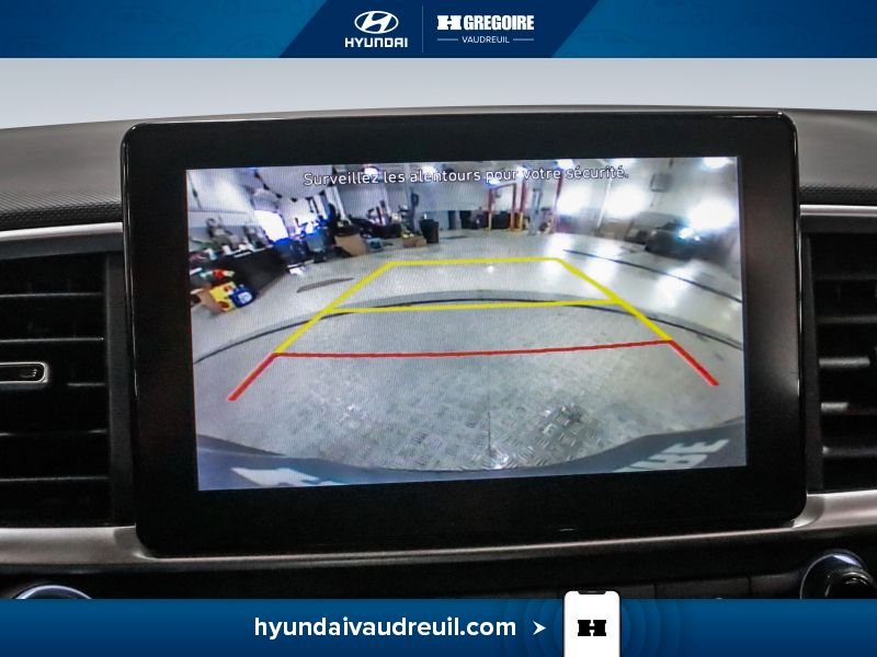 2021 Hyundai Venue White Laval - photo #25