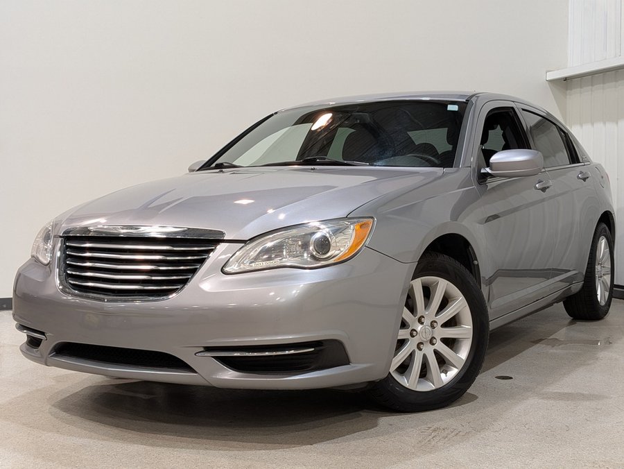 Chrysler 200 4dr Sdn LX 2013 Argent