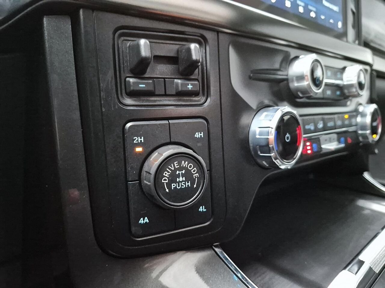 2023 Ford F-150 Black Saint-Jérôme - photo #34