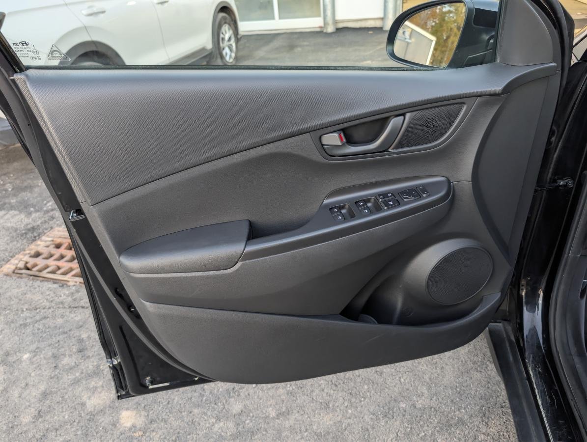2021 Hyundai Kona Black  - photo #8