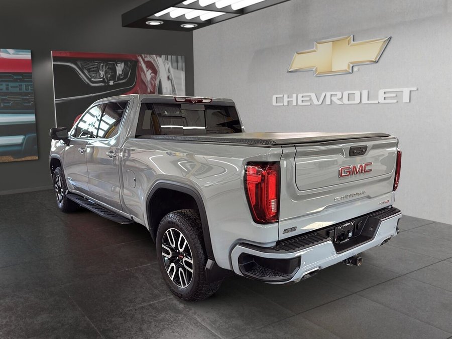 GMC Sierra 1500 AT4 cabine multiplace 4RM 157 po 2025 Gris