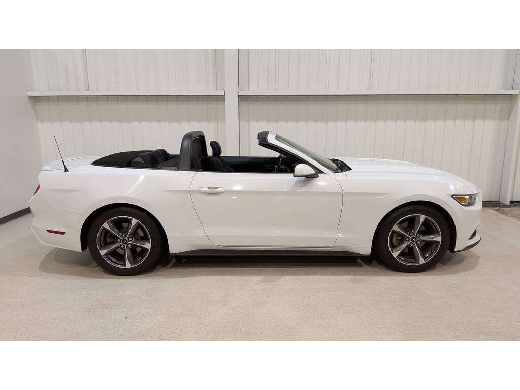 Ford Mustang 2dr Conv V6 2015 Blanc Val-David - photo #7