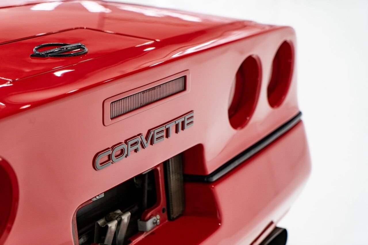 Chevrolet Corvette *PRIX EN USD* Callaway Turbo #123/400 built 1988 Rouge Montréal - photo #5