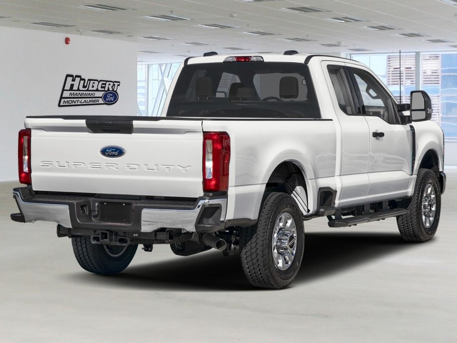 2027 Ford Super Duty F-250 SRW XLT cabine double 4RM caisse de 6,75 pi Oxford White