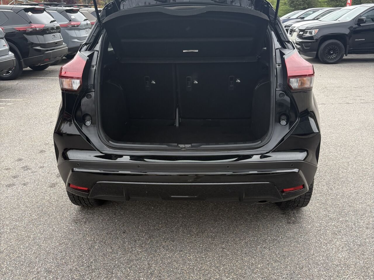 2024 Nissan Kicks SR Black Mont-Laurier - photo #7
