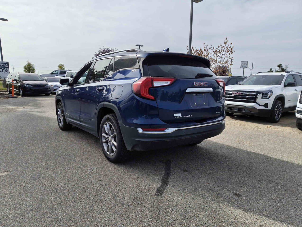 2022 GMC Terrain AWD 4dr SLT Blue Sherwood Park - photo #4