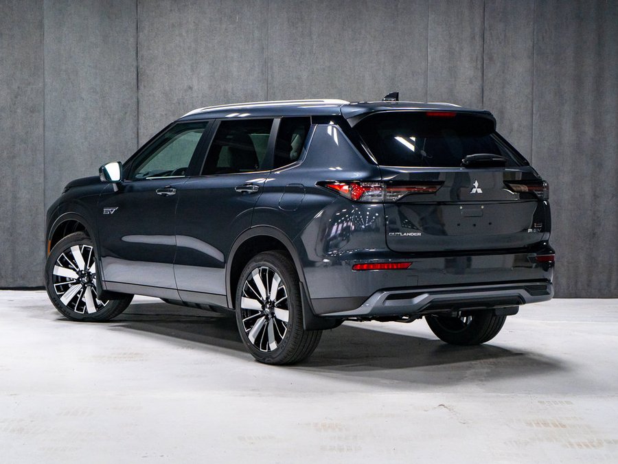 2026 Mitsubishi Outlander Plug-In Hybrid SEL Moonstone Grey Premium Finish