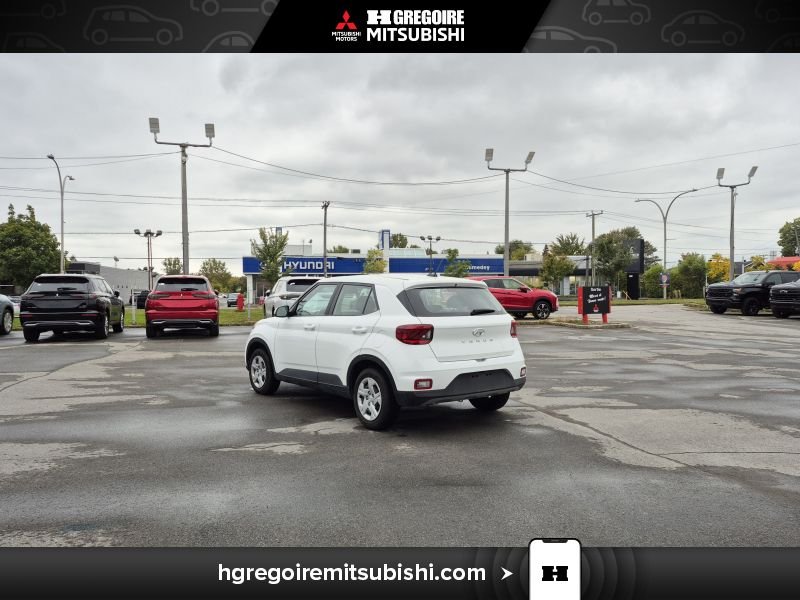 2025 Hyundai Venue White Blainville - photo #7