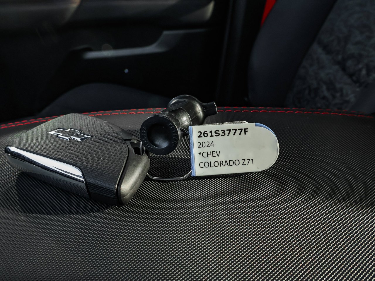 2024 Chevrolet Colorado 4WD Crew Cab Z71 White Sherwood Park - photo #28