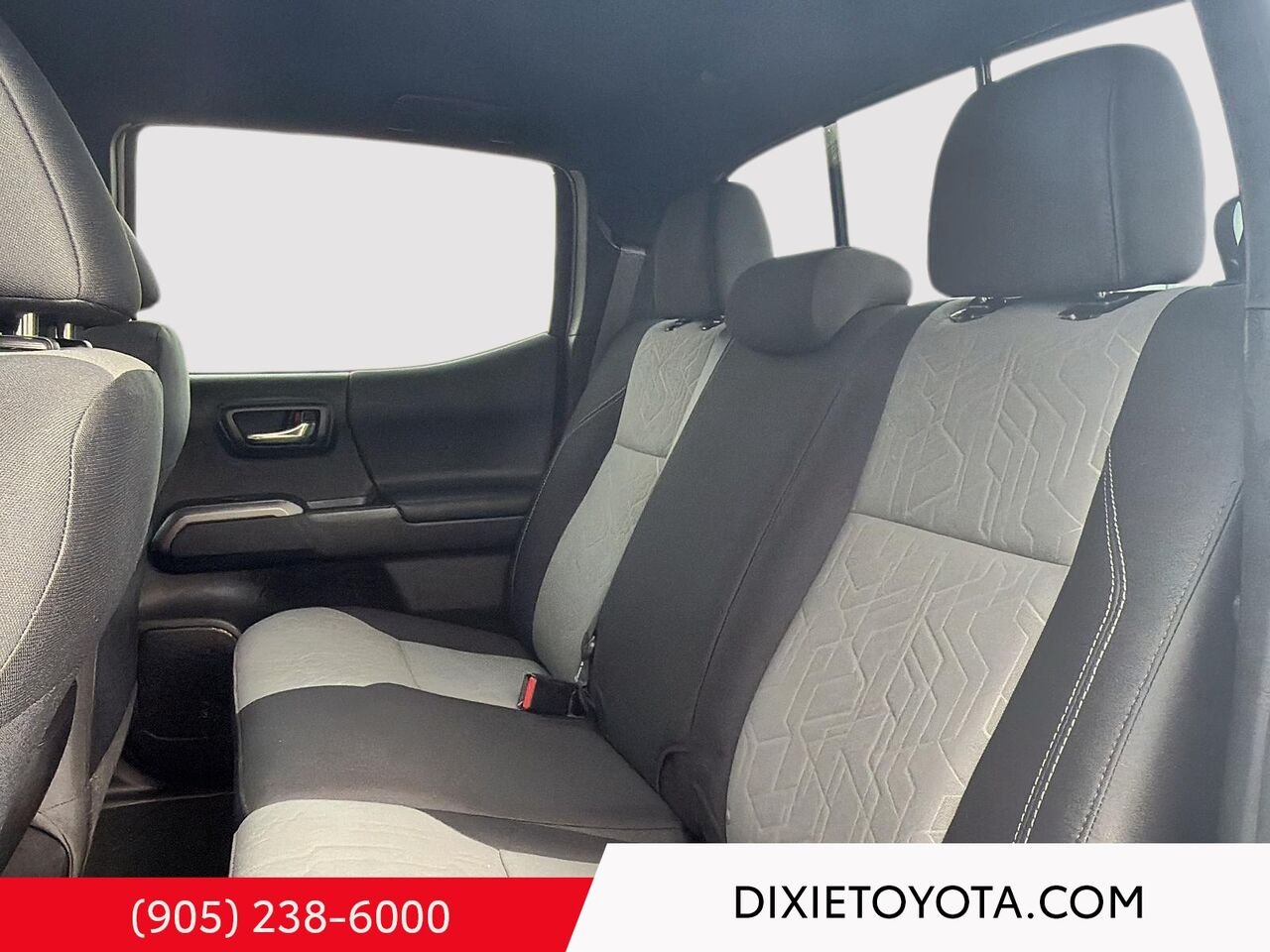 2023 Toyota Tacoma TRD SPORT 4WD / V6 / HEATED SEATS / TOYOTA SAFETY SENSE / CARPLAY AND ANDROID AUTO White Mississauga - photo #17
