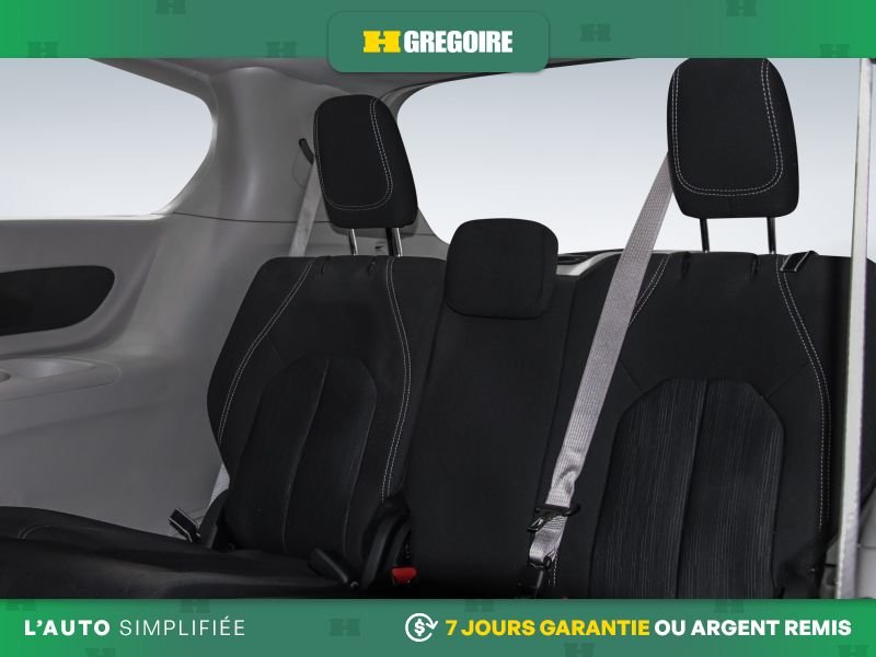 2022 Chrysler Grand Caravan Black Blainville - photo #24