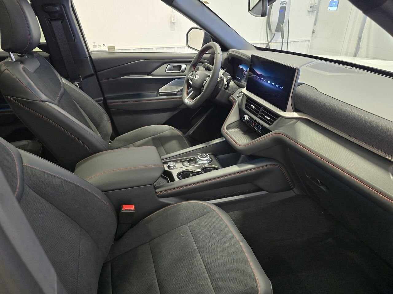 Ford Explorer 2026 Blanc astral métallisé trois couches Châteauguay - photo #7