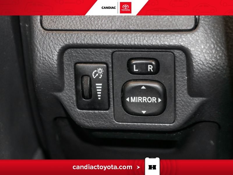 2012 Toyota Yaris Silver Saint-Eustache - photo #24