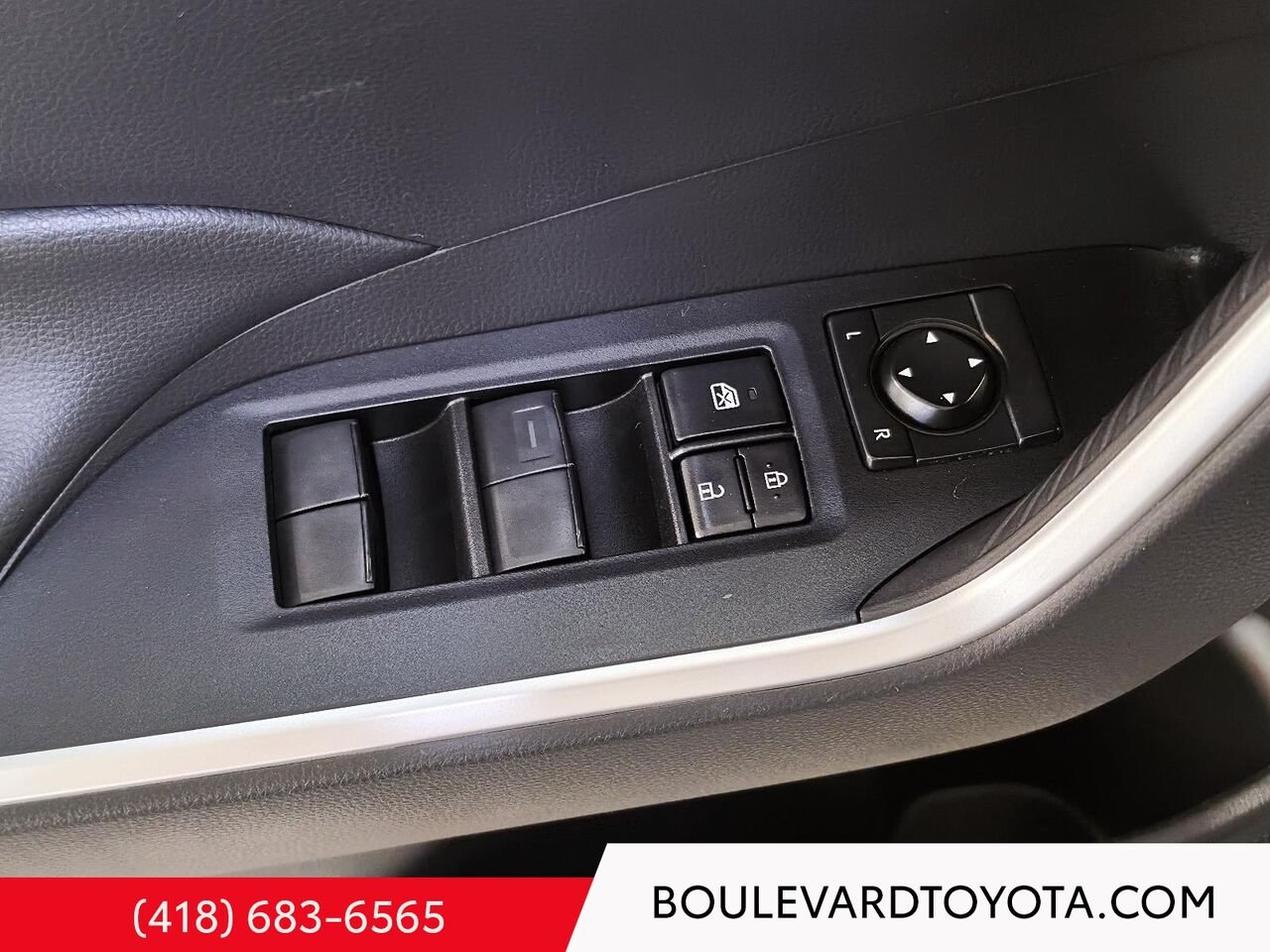 Toyota RAV4 Hybride 550002-8 | LE, AWD 2022 Argent Québec - photo #7