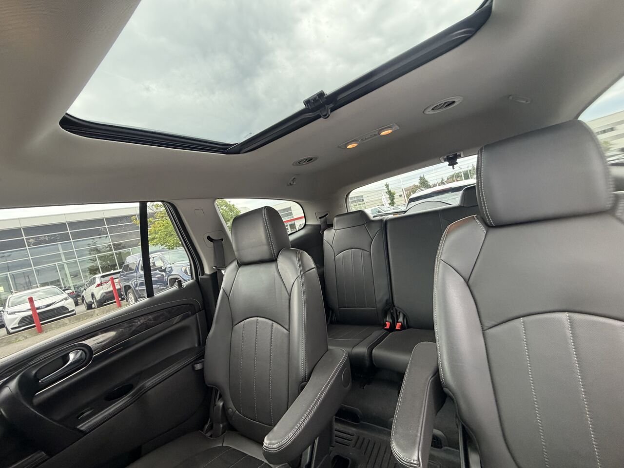 BUICK ENCLAVE 4 portes à TI, Cuir 2017 Beige Ottawa & Gatineau - photo #13