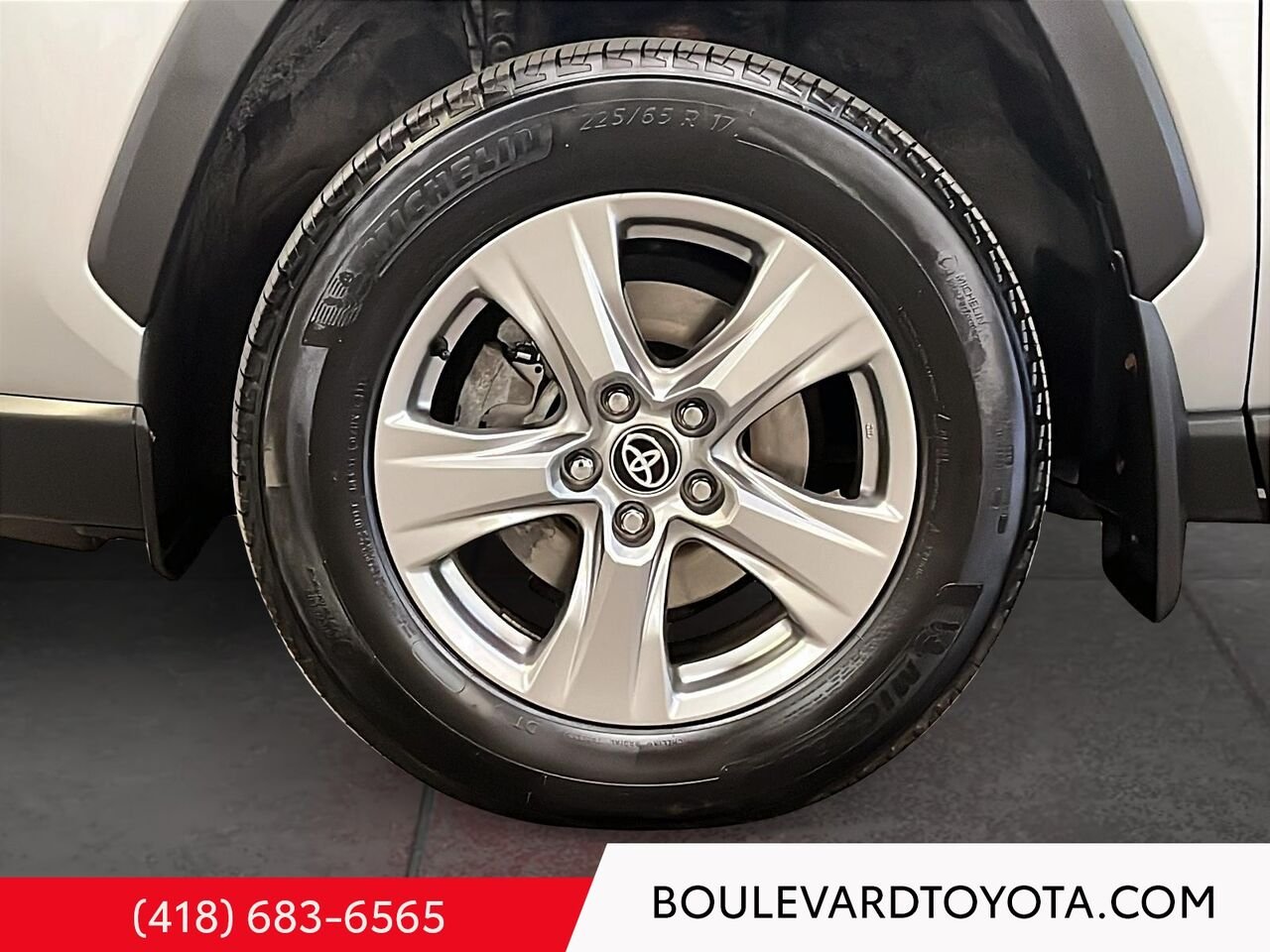 Toyota RAV4 531852-48 | XLE, HYBRIDE, AWD 2023 Argent Québec - photo #6