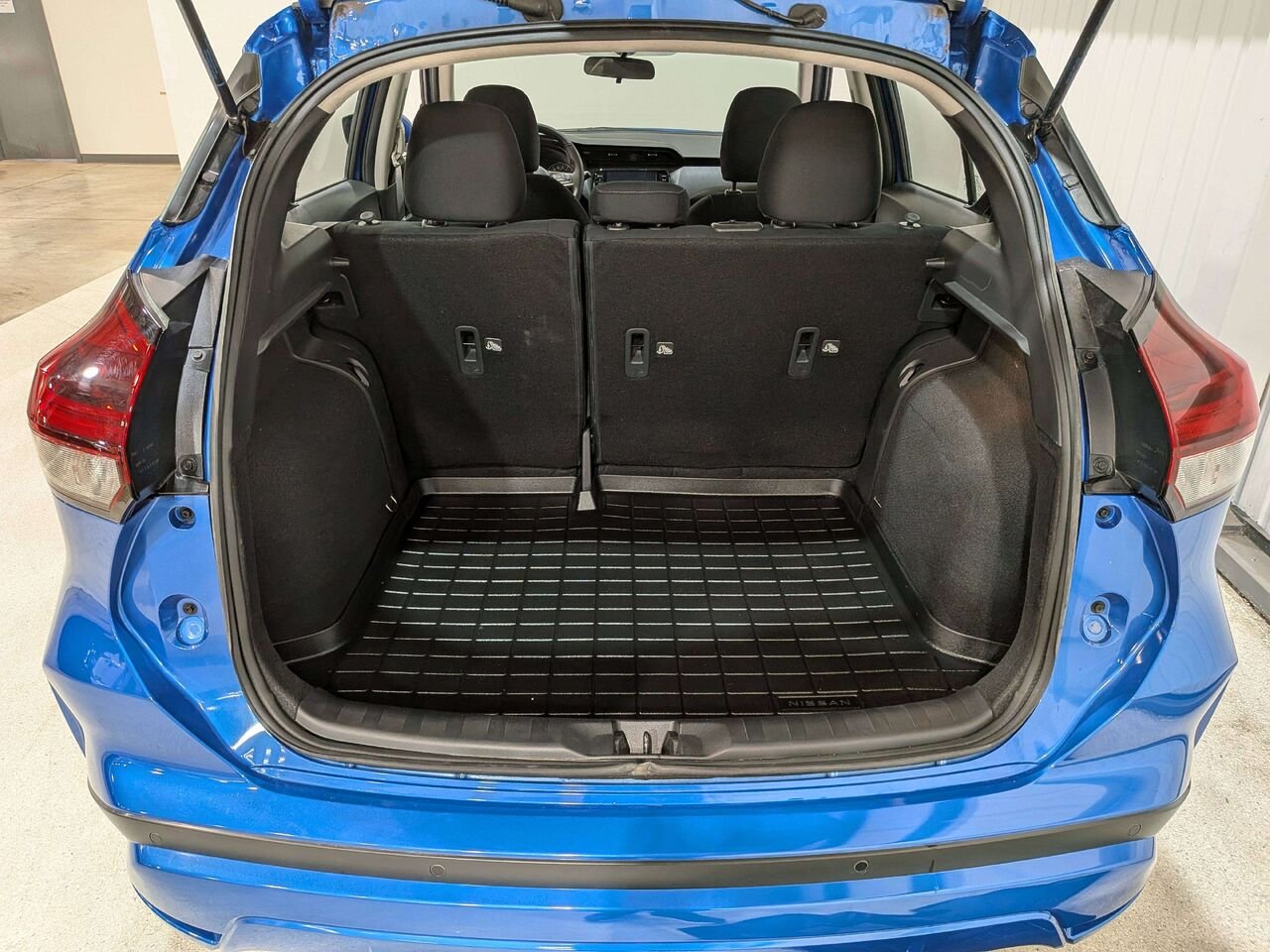 Nissan Kicks Play SV FWD 2025 Bleu Val-David - photo #8