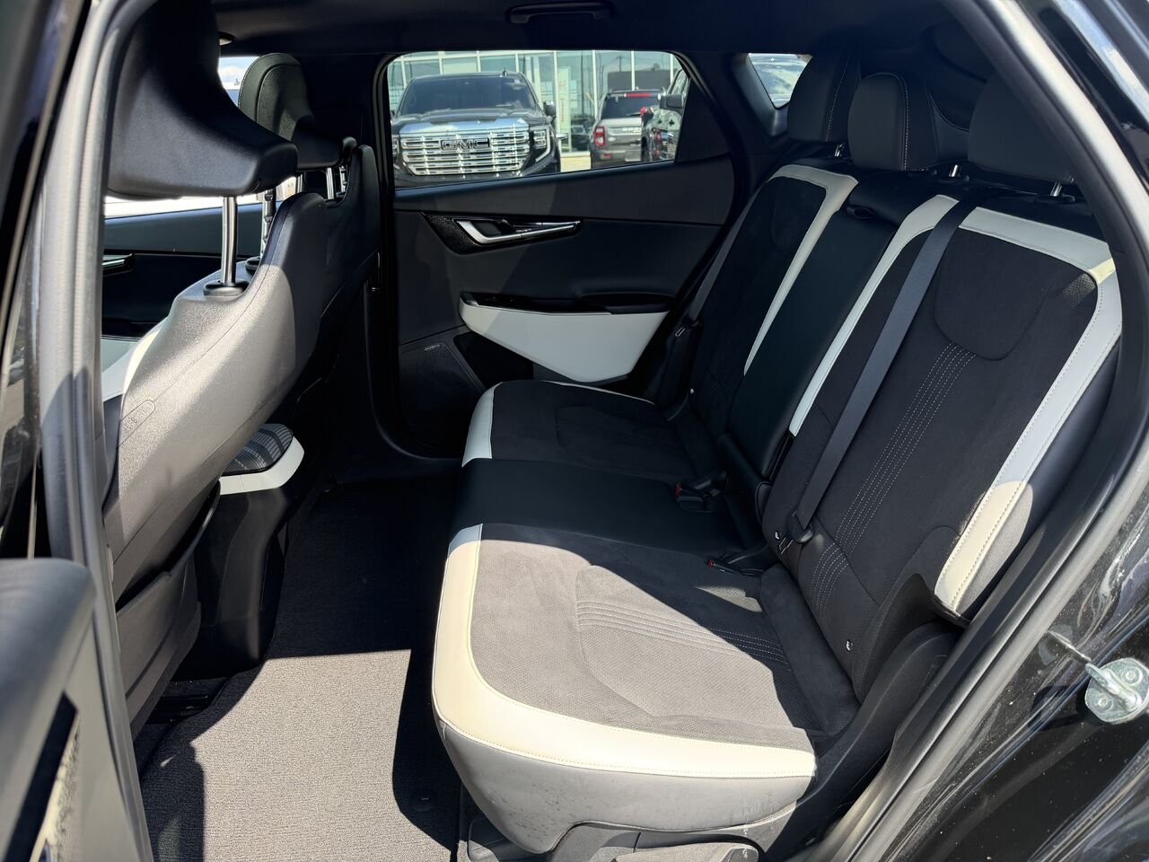 2024 KIA EV6 GT LINE Land TI avec ensemble GT-Line 1 Black Gatineau - photo #16