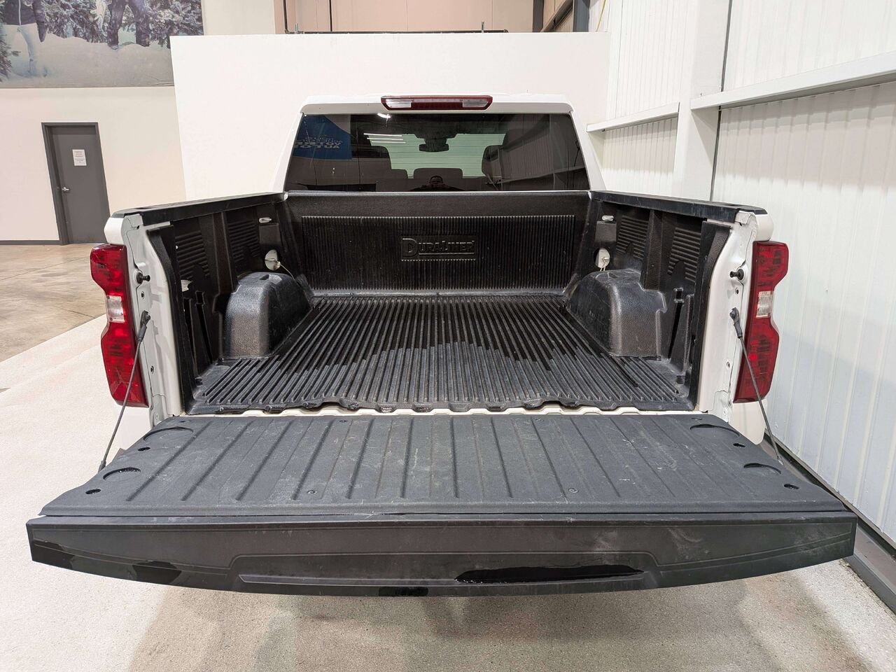 Chevrolet Silverado 1500 4WD Crew Cab 147" LT 2025 Blanc Val-David - photo #8