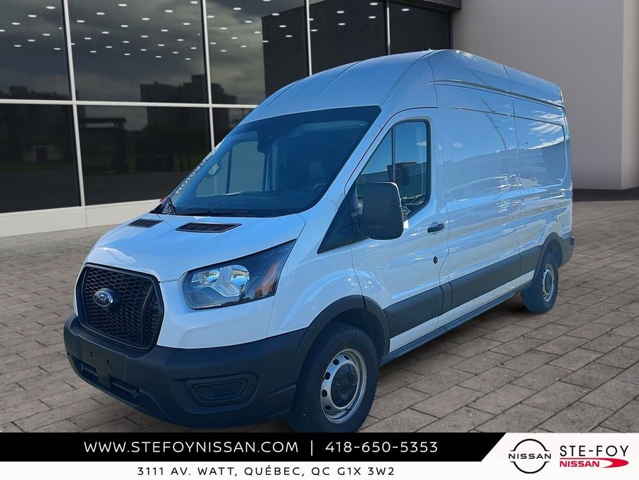 Ford Transit fourgon utilitaire toit surélevé T-250 PA toit surélevé 148 po PNBV de 9 070 lb 2025