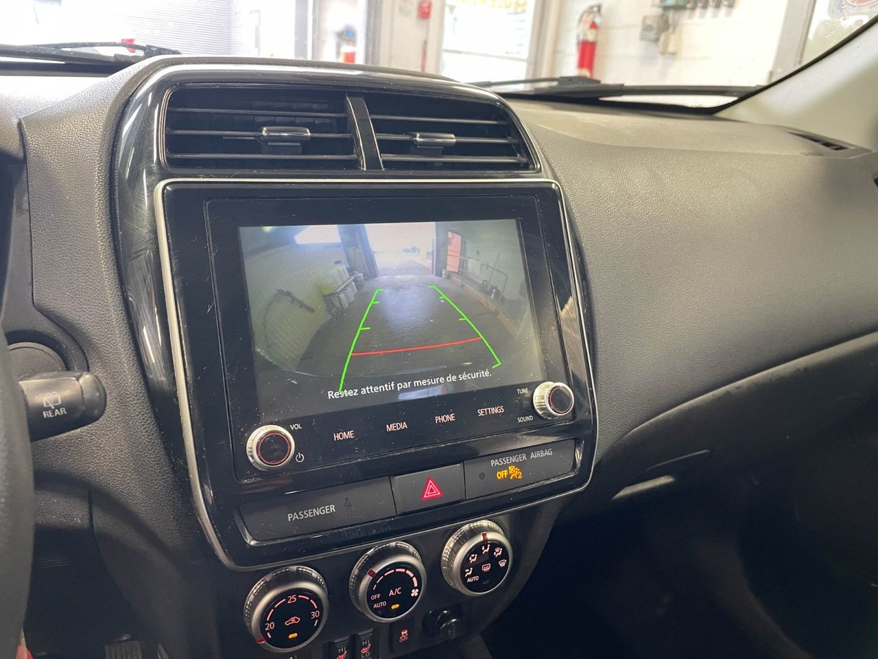 Mitsubishi RVR ES AWD *SIÈGES CHAUF* CARPLAY BLUETOOTH CAMERA USB 2023 Noir Saint-Jérôme - photo #12