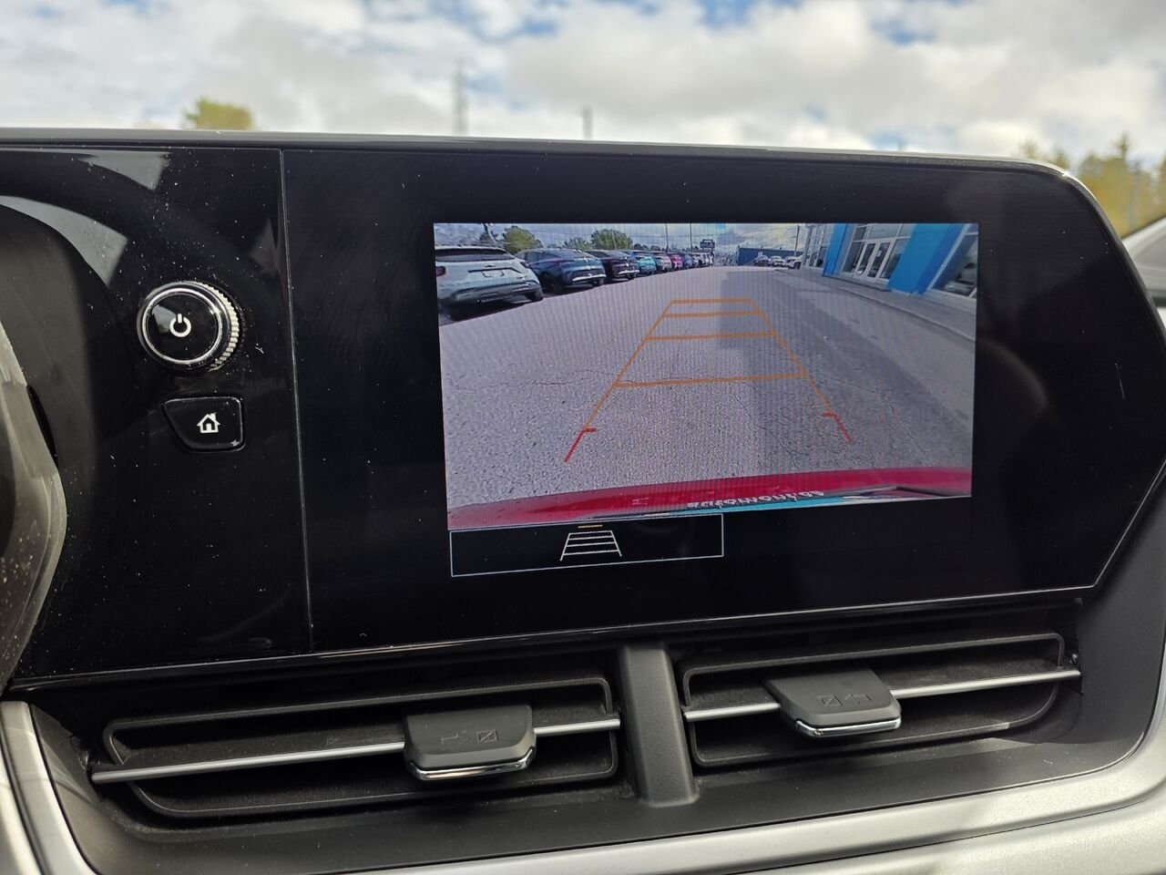 Chevrolet Trax LS 2025 Rouge Mont-Laurier - photo #22