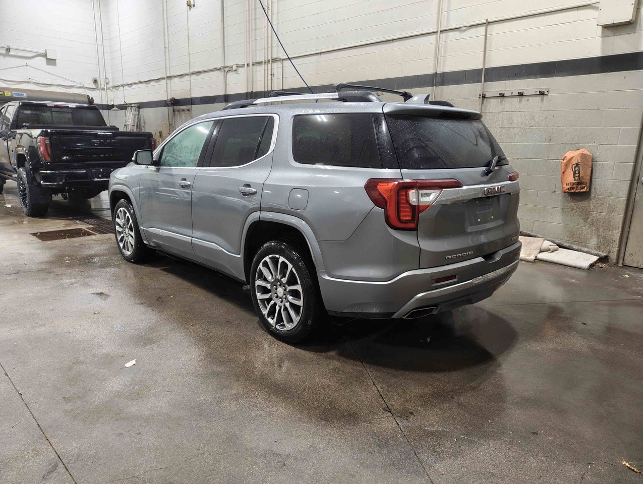 2023 GMC Acadia AWD 4dr Denali Grey Sherwood Park - photo #4