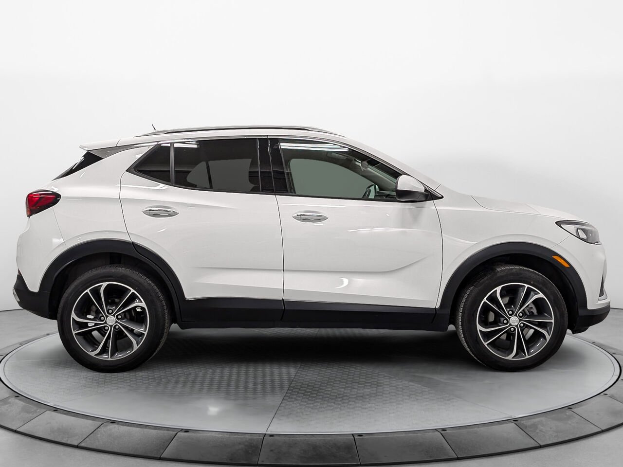 BUICK ENCORE GX Essence Cuir Sièges Chauffants Bas Kilométrage 2023 Blanc Sherbrooke - photo #5