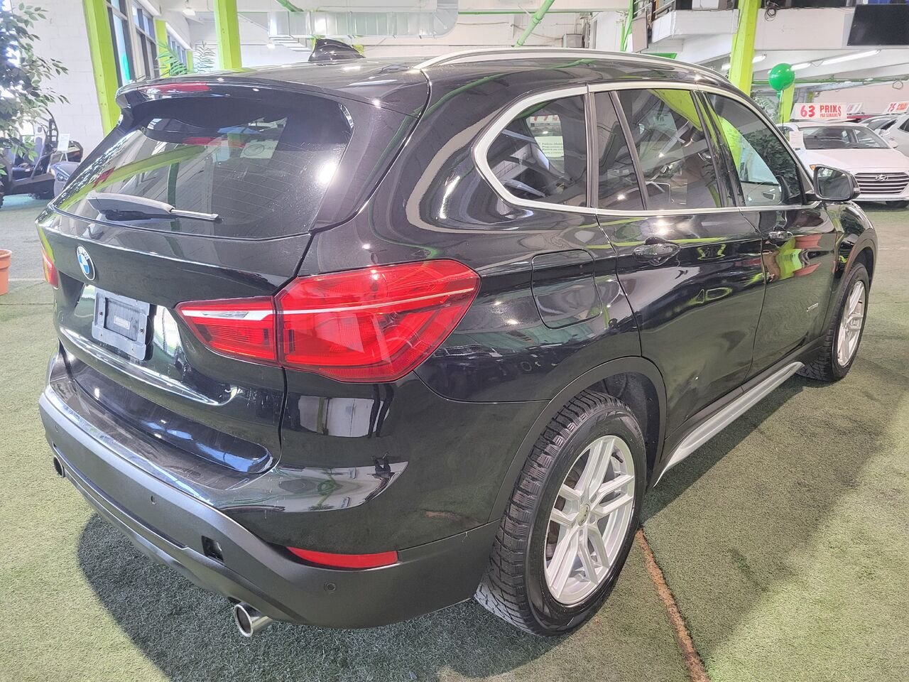 2018 BMW X1 Black  - photo #5