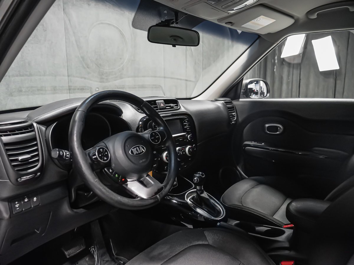 2018 Kia Soul Green Montreal - photo #5