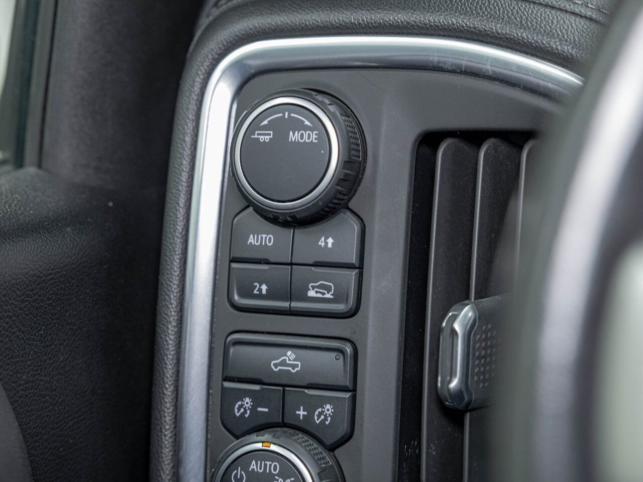 Chevrolet Silverado 1500 LT V8 4X4 *GR. REMORQ MAX* SIEGES CHAUFF *CARPLAY 2020 Blanc Saint-Jérôme - photo #22