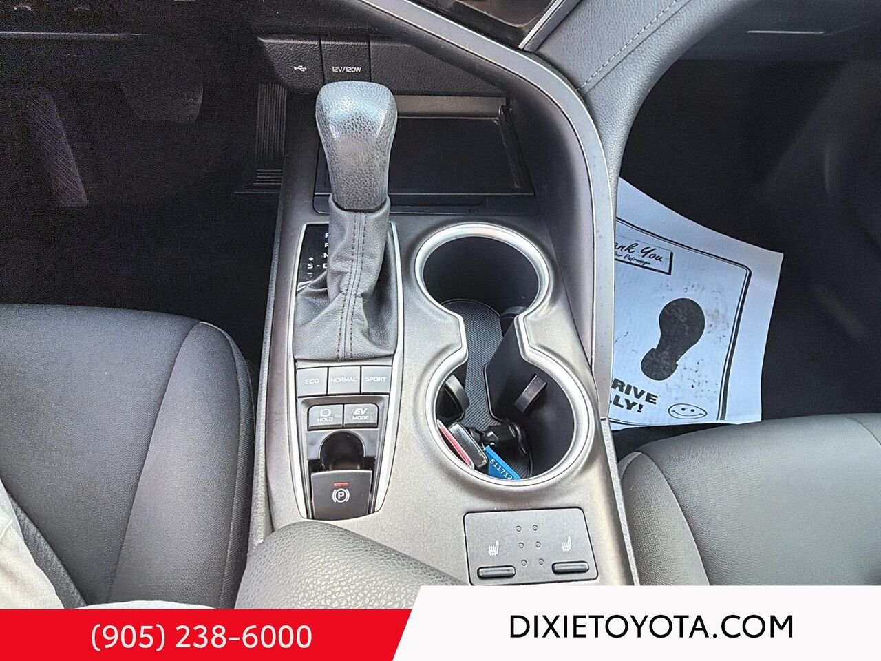 2024 Toyota Camry HYBRID LE / CLEAN CARFAX / ALLOY WHEELS / TOYOTA SAFETY SENSE / CARPLAY AND ANDROID AUTO Grey Mississauga - photo #16