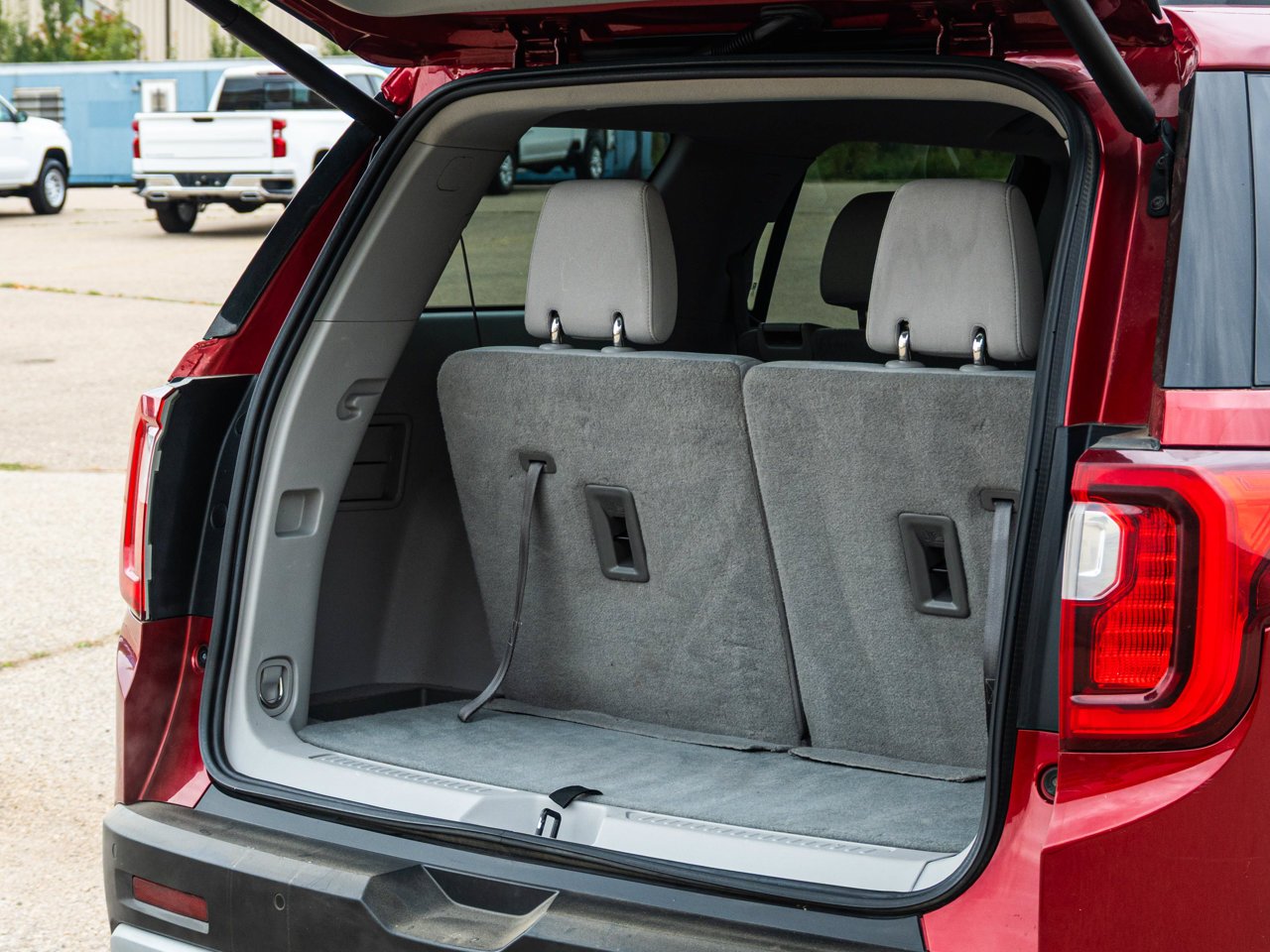 2023 GMC Acadia AWD 4dr SLE Red Sherwood Park - photo #16