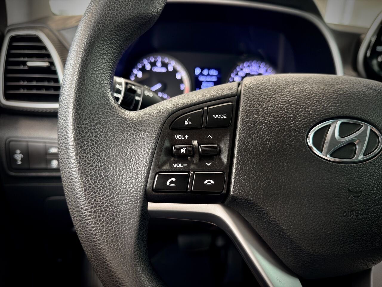 2020 Hyundai Tucson Black Notre-Dame-des-Prairies - photo #21