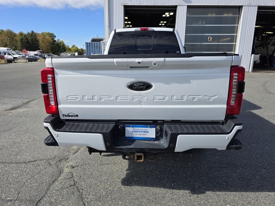 Ford Super Duty F-250 SRW XL cabine 6 places 4RM caisse de 8 pi 2023 Blanc