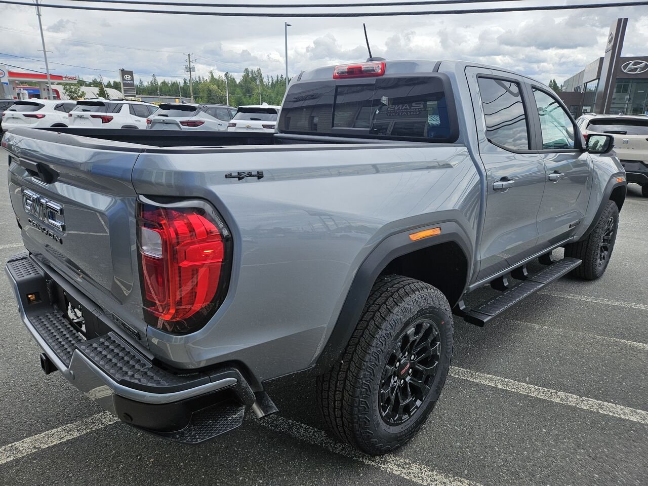 GMC Canyon Elevation cabine multiplace 4RM 2026 Argent métallisé Thetford Mines - photo #2