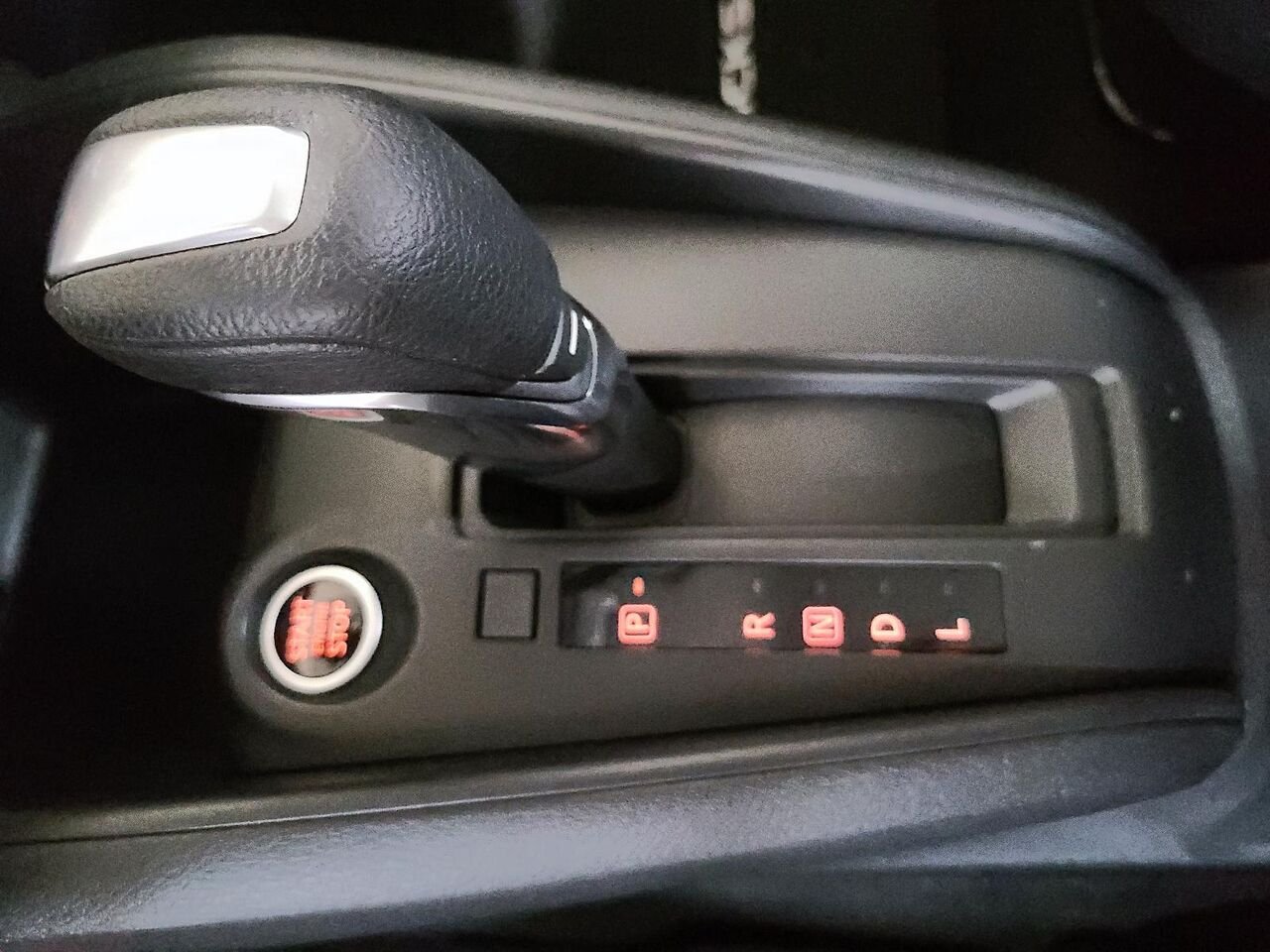 2024 Nissan Kicks S TA Grey Québec - photo #14
