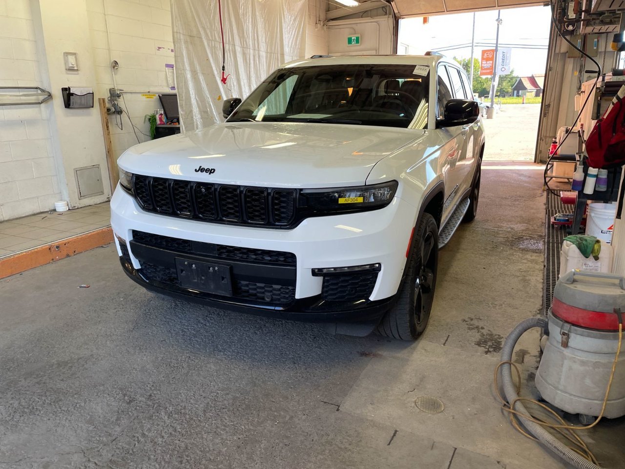 Jeep Grand Cherokee L LIMITED 4X4 *TOIT* NAV SIÈGES VENTIL HAYON ELECT 2024 Blanc Saint-Jérôme - photo #0