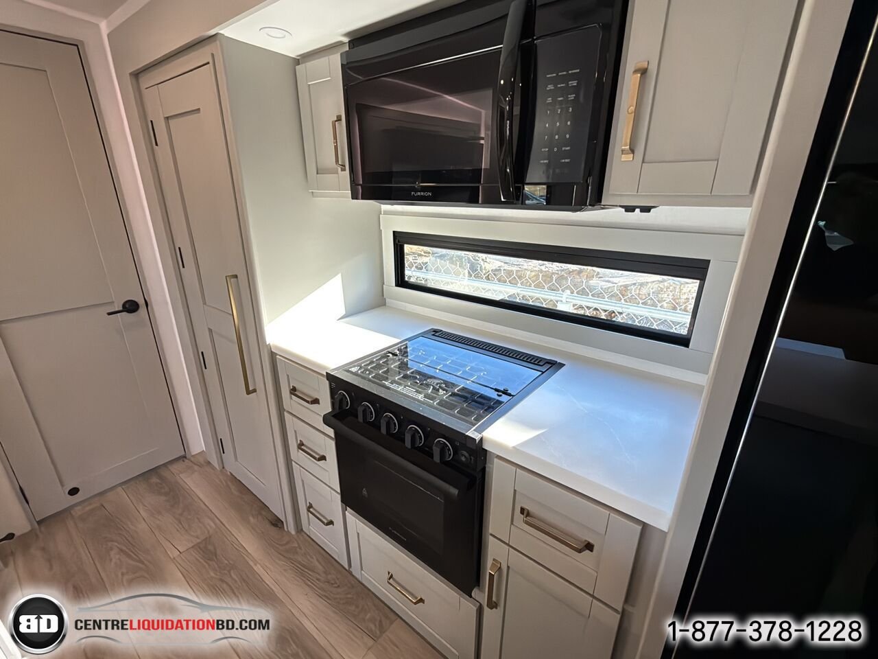 2025 BRINKLEY Z295 | ACCOMODATION White Granby - photo #16
