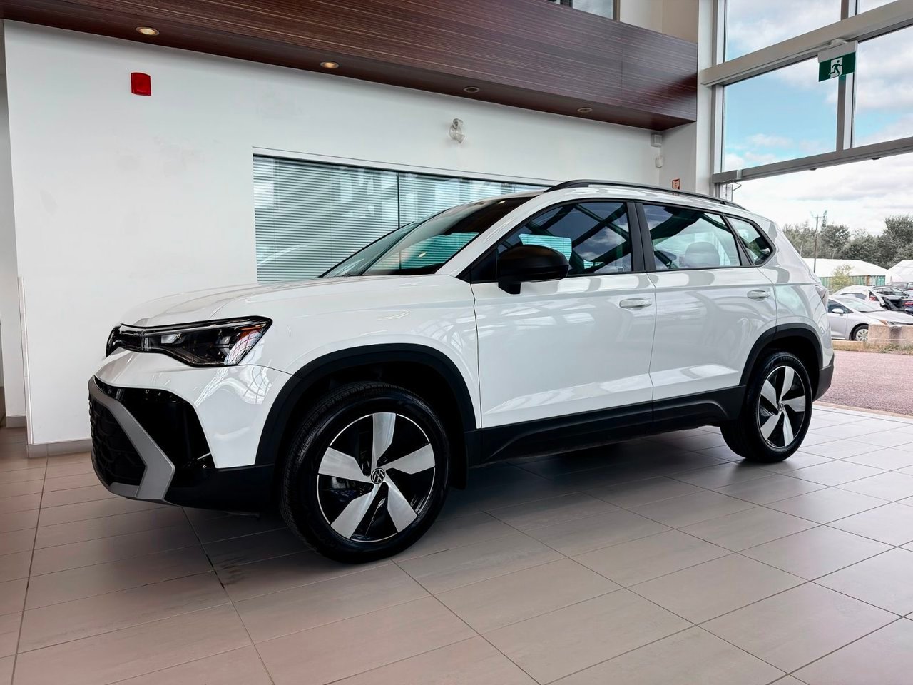 2026 Volkswagen Taos Notre-Dame-des-Prairies - photo #2