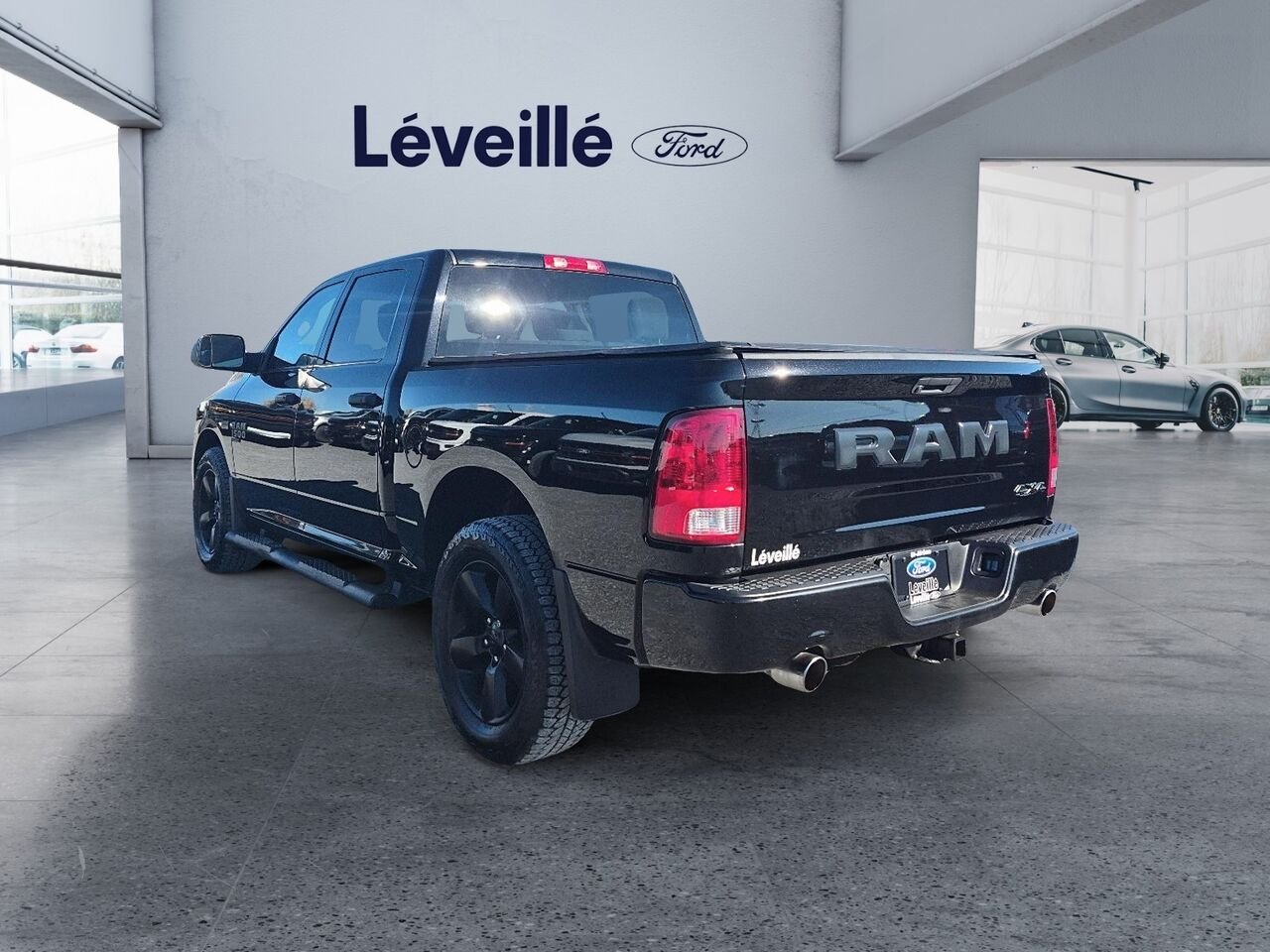 2020 Ram 1500 Classic Black Saint-Jérôme - photo #3