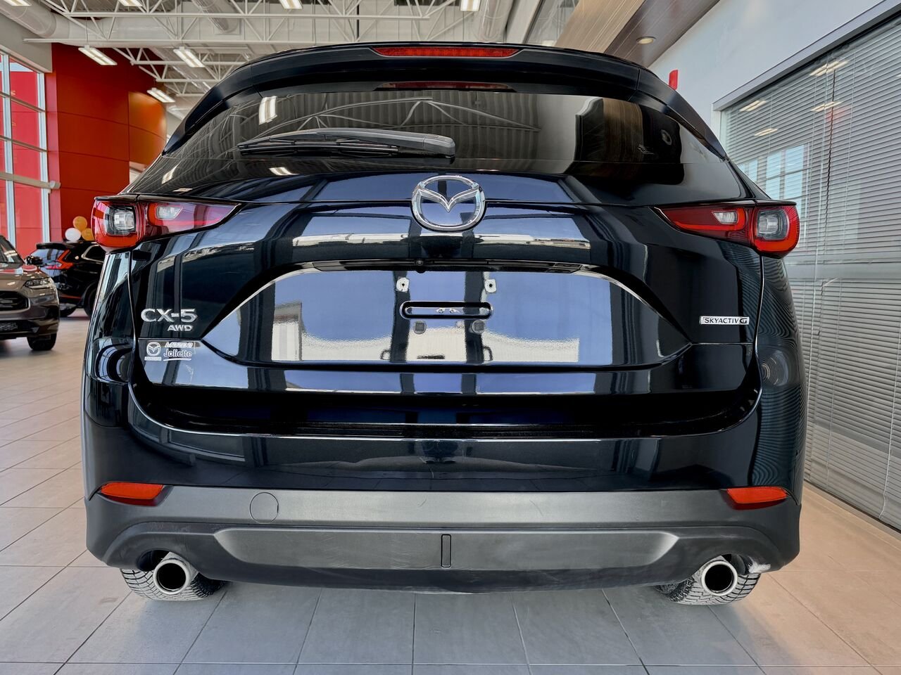 2022 Mazda CX-5 Black Notre-Dame-des-Prairies - photo #8