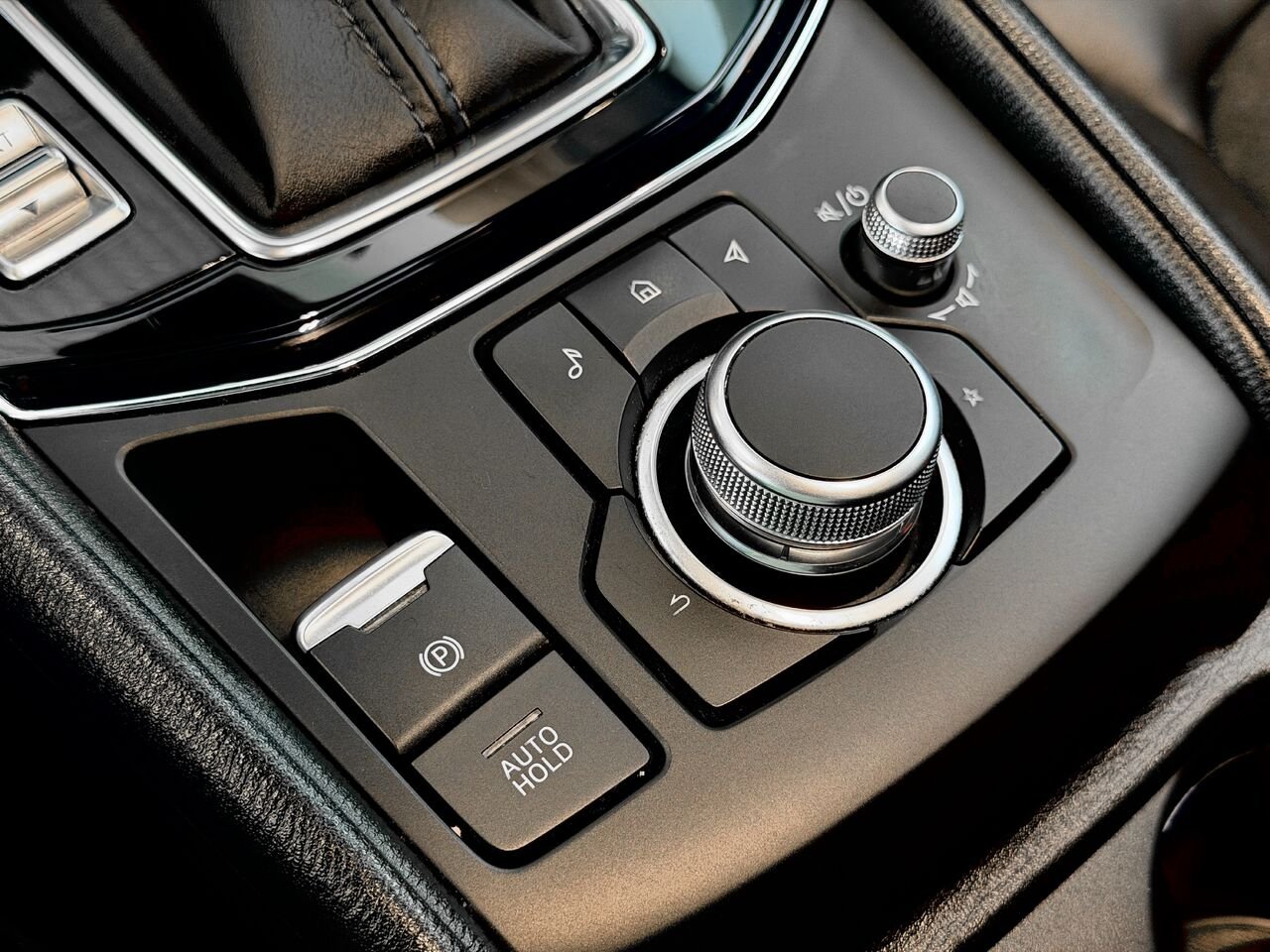 2022 Mazda CX-5 Black Notre-Dame-des-Prairies - photo #30