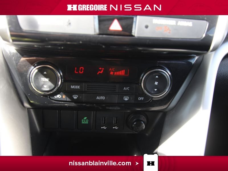 Mitsubishi Eclipse Cross 2020 Bleu Laval - photo #19